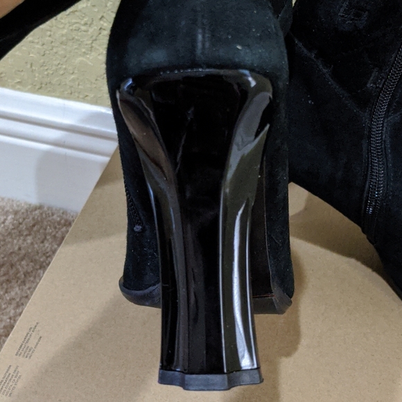 Loretta Pettinari - Picture 5 of 12